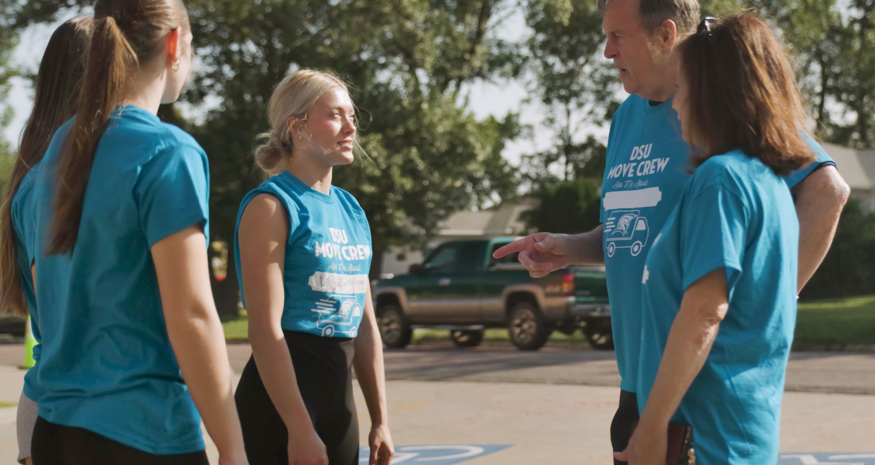 Pres. Ballard speaks with students during Move In Day.