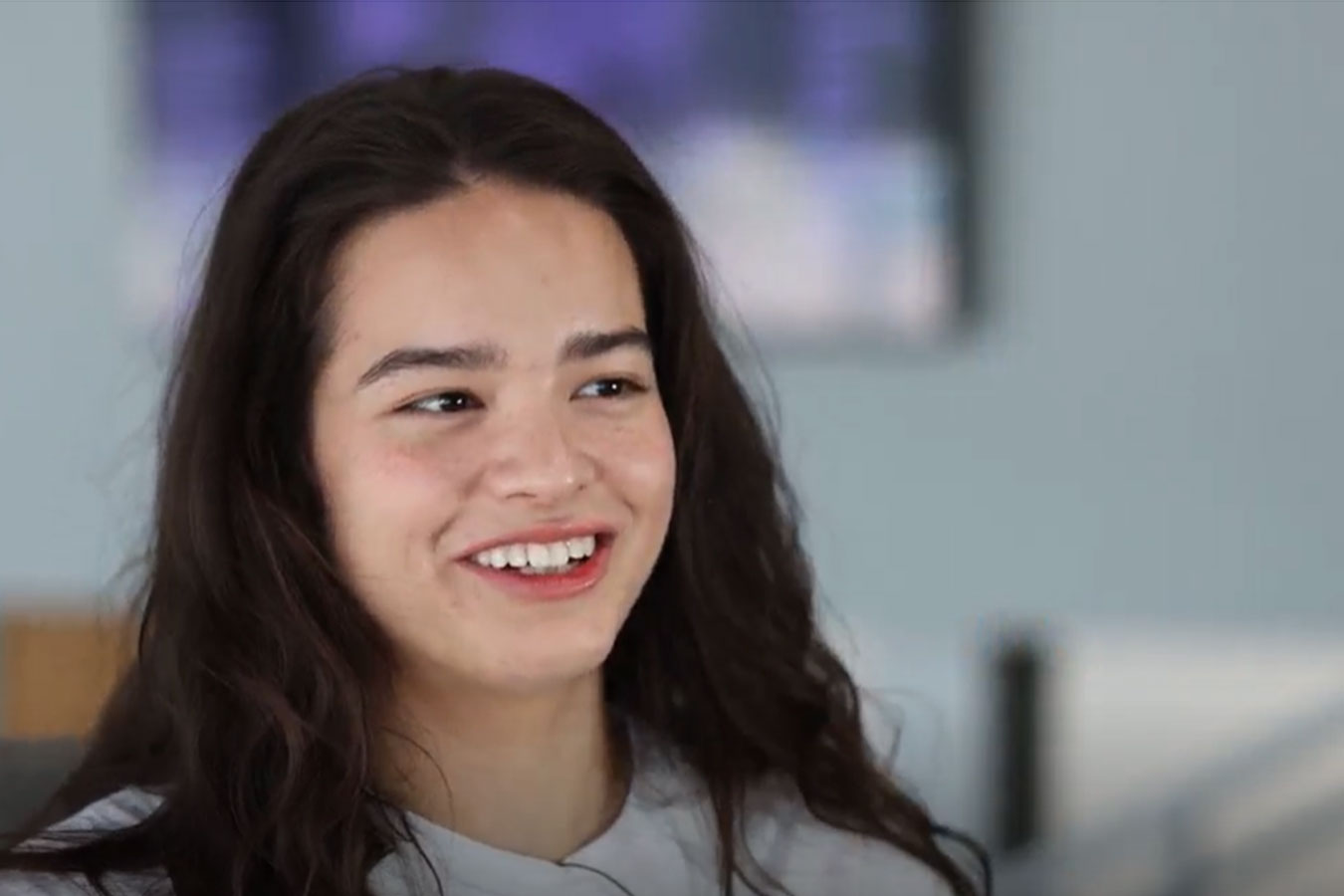 Gwen Vongkasemsiri smiling.