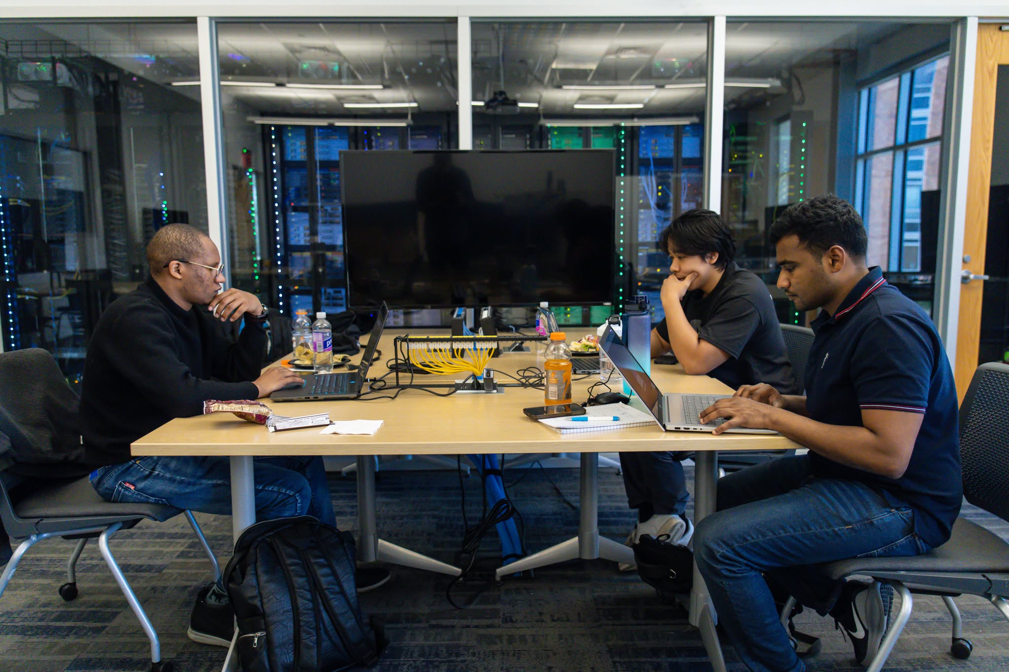 DSU students take part in the Ignite Hackaton.
