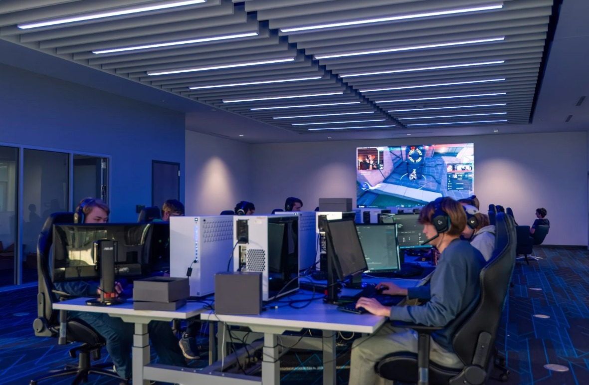 Students compete at the DSU Esports Arena.