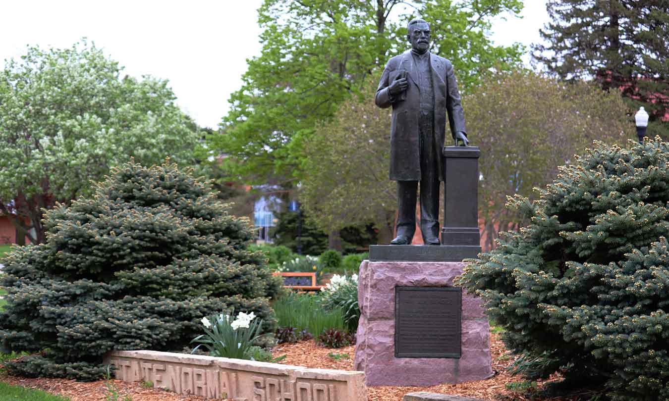 General Beadle Statue on campus