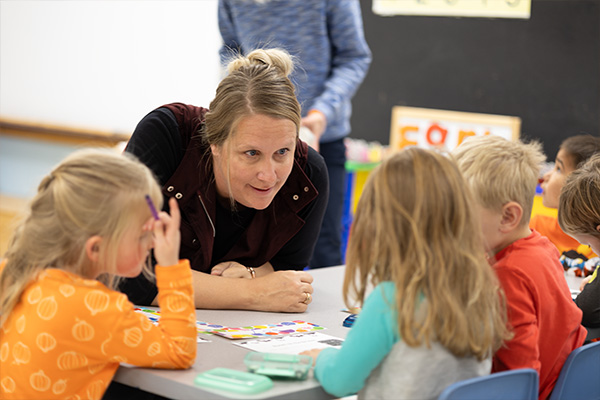 teaching kindergarten art