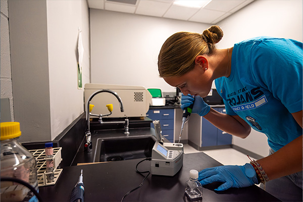 general studies student working in the lab