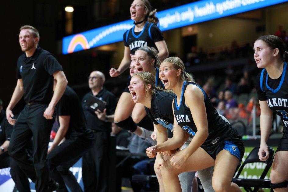 dsu women's basketball team excited at game